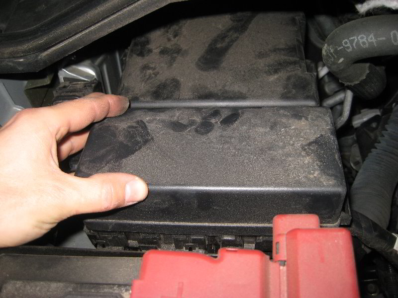 Nissan-Armada-Electrical-Fuse-Replacement-Guide-021