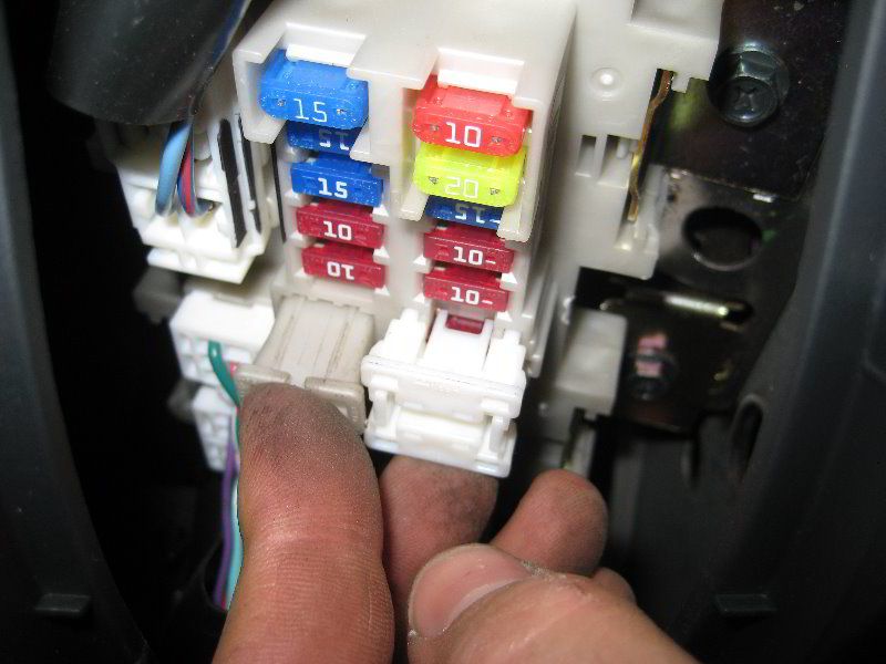 Nissan-Armada-Electrical-Fuse-Replacement-Guide-022