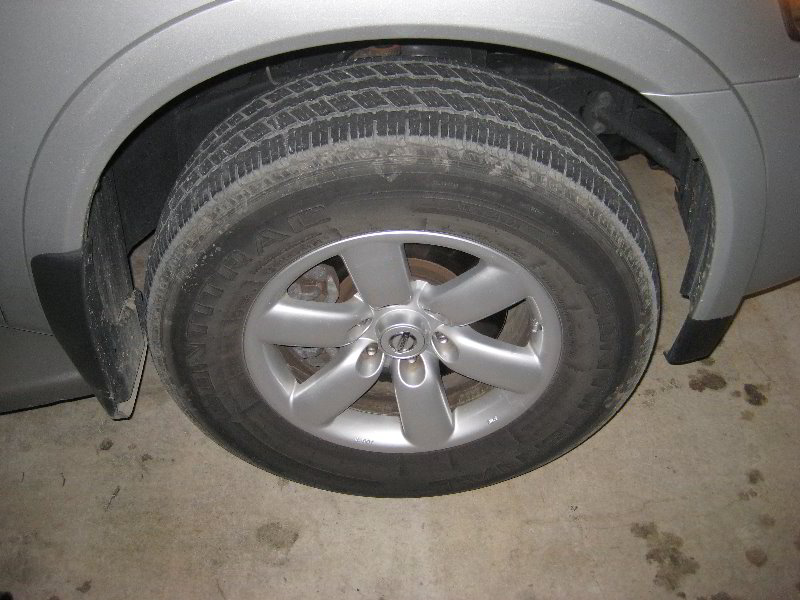 Nissan-Armada-Front-Brake-Pads-Replacement-Guide-001