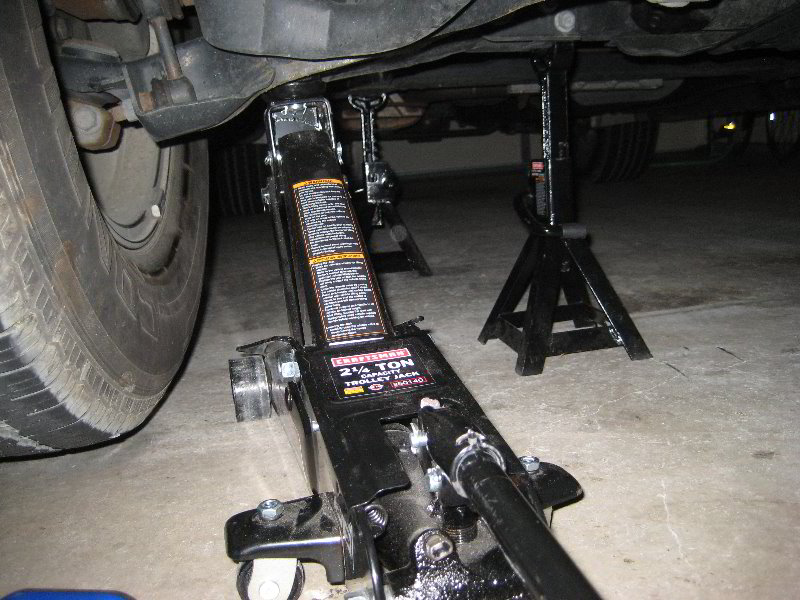 Nissan-Armada-Front-Brake-Pads-Replacement-Guide-003