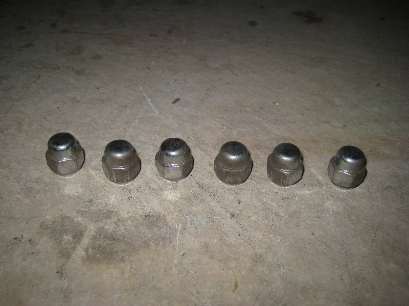 Nissan-Armada-Front-Brake-Pads-Replacement-Guide-005