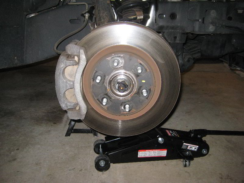 Nissan-Armada-Front-Brake-Pads-Replacement-Guide-006