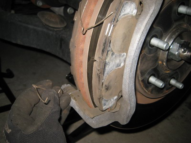 Nissan-Armada-Front-Brake-Pads-Replacement-Guide-015