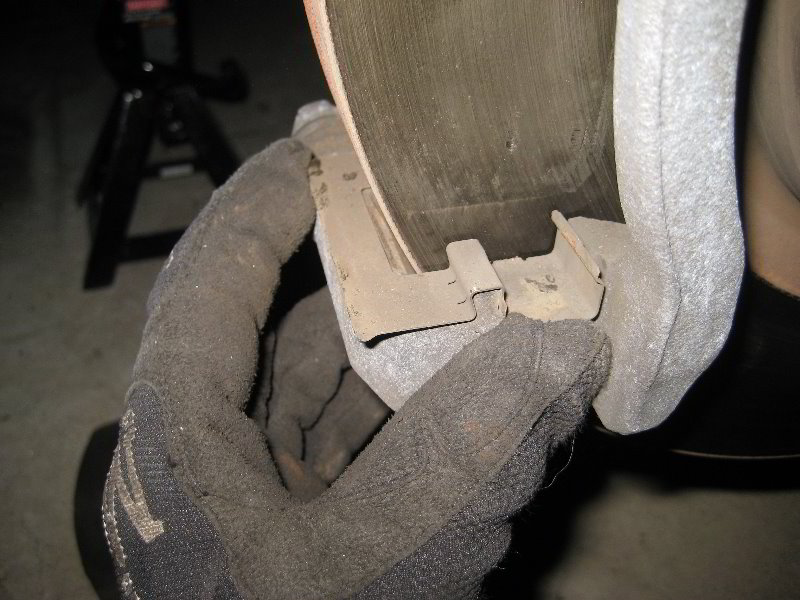 Nissan-Armada-Front-Brake-Pads-Replacement-Guide-018