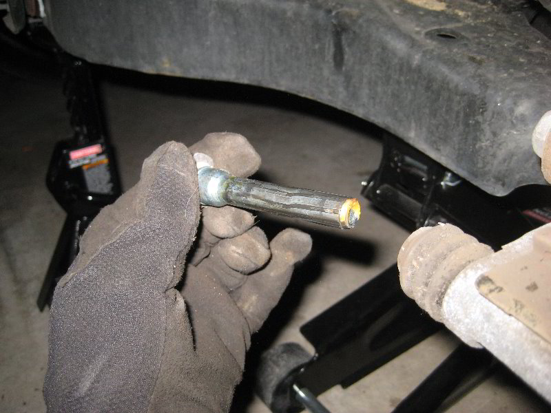 Nissan-Armada-Front-Brake-Pads-Replacement-Guide-019