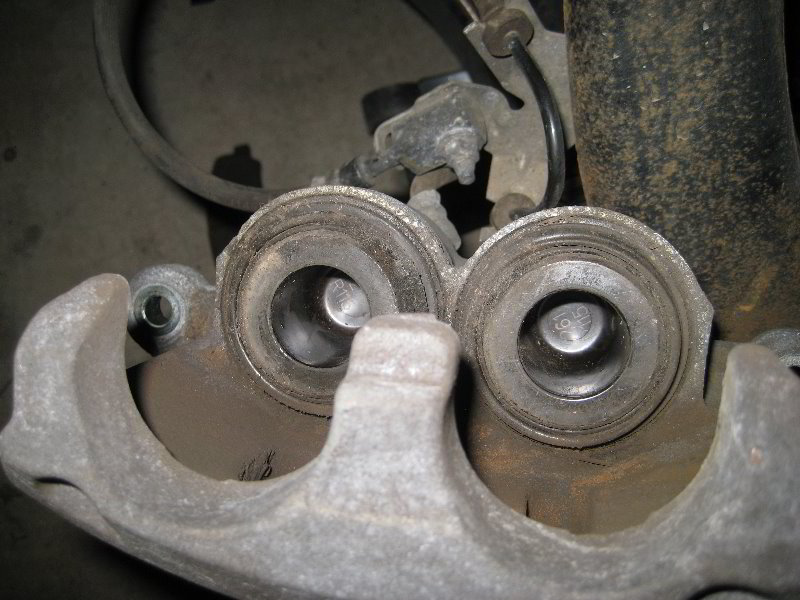 Nissan-Armada-Front-Brake-Pads-Replacement-Guide-025