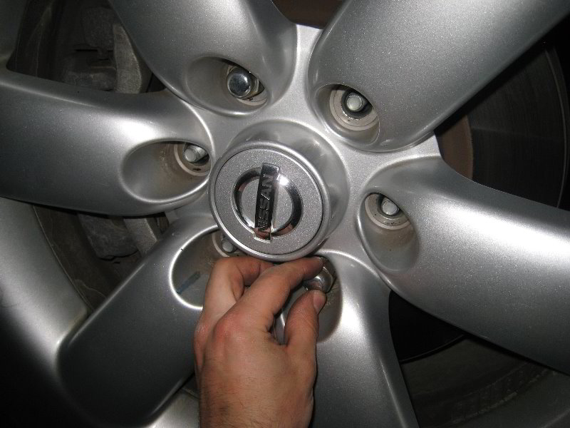 Nissan-Armada-Front-Brake-Pads-Replacement-Guide-039