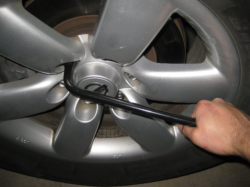 Nissan-Armada-Front-Brake-Pads-Replacement-Guide-042