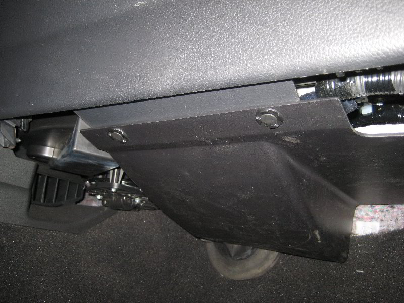 Nissan-Armada-HVAC-Cabin-Air-Filters-Replacement-Guide-002