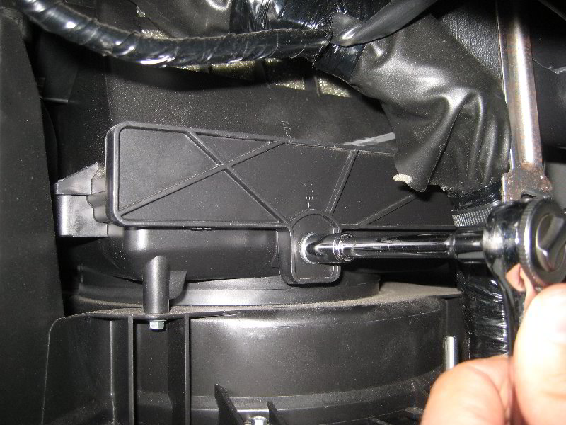 Nissan-Armada-HVAC-Cabin-Air-Filters-Replacement-Guide-015