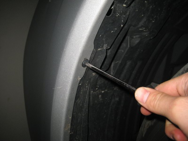 Nissan-Armada-Headlight-Bulbs-Replacement-Guide-004