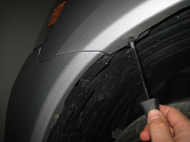 Nissan-Armada-Headlight-Bulbs-Replacement-Guide-006