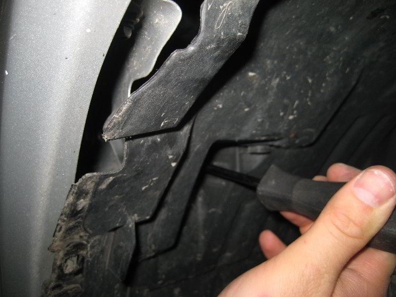 Nissan-Armada-Headlight-Bulbs-Replacement-Guide-008