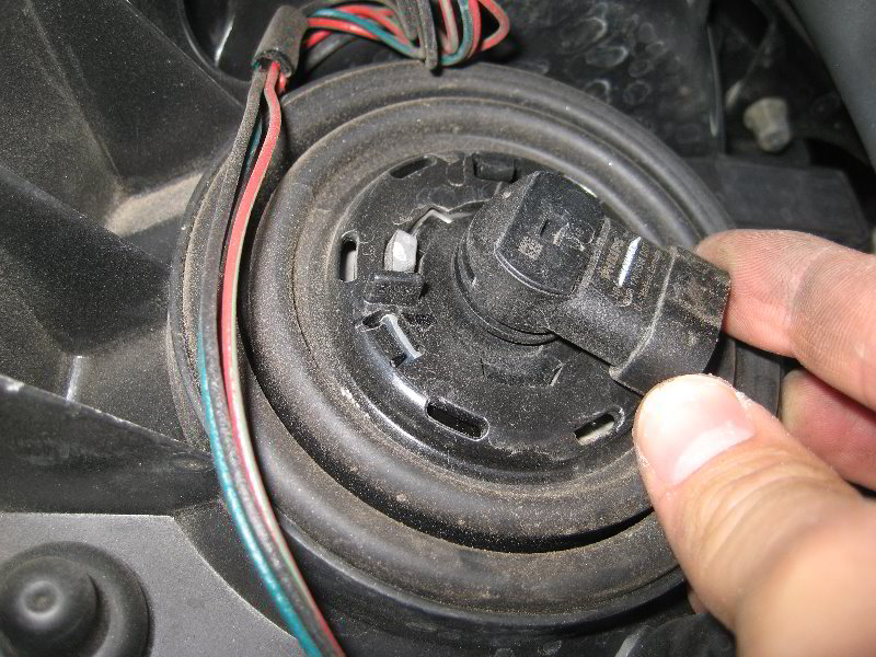 Nissan-Armada-Headlight-Bulbs-Replacement-Guide-015