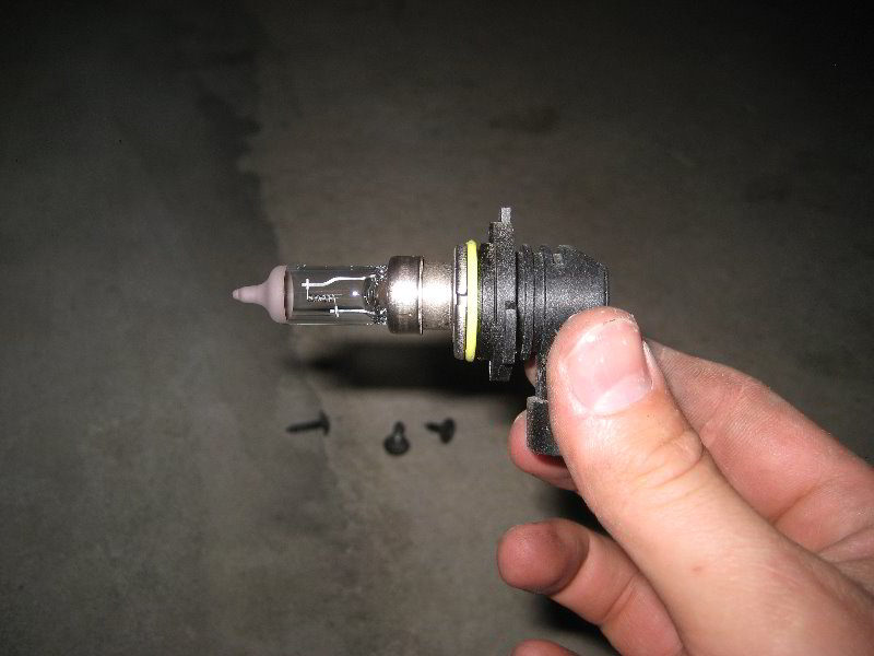 Nissan-Armada-Headlight-Bulbs-Replacement-Guide-016