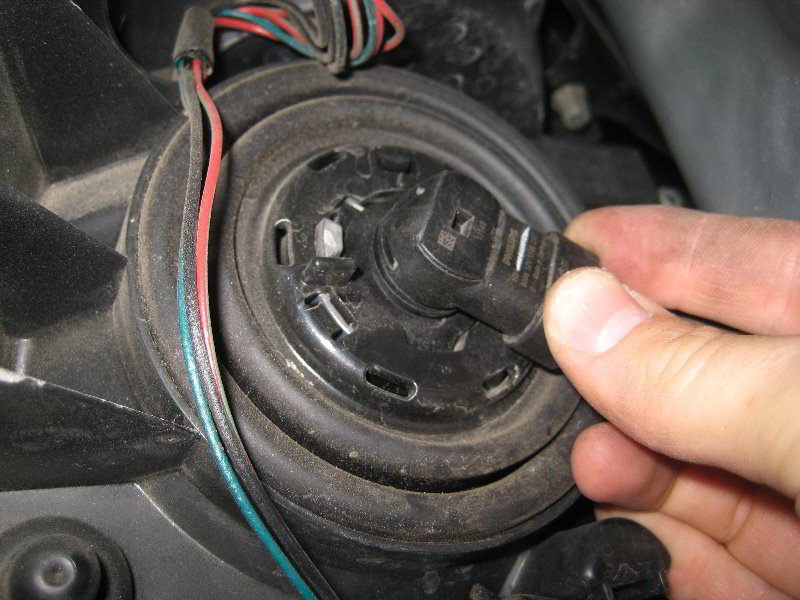 Nissan-Armada-Headlight-Bulbs-Replacement-Guide-019