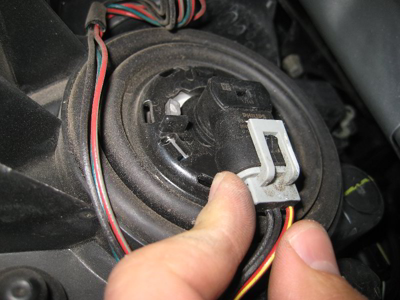 Nissan-Armada-Headlight-Bulbs-Replacement-Guide-021