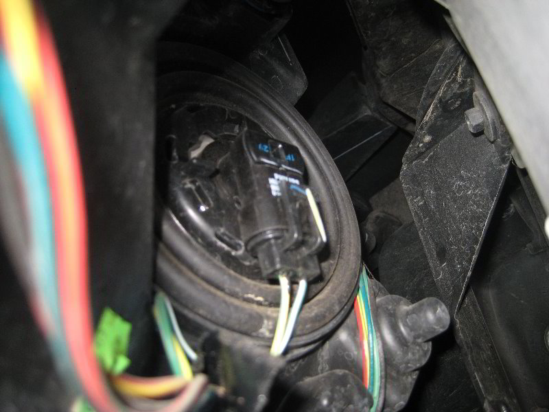 Nissan-Armada-Headlight-Bulbs-Replacement-Guide-023