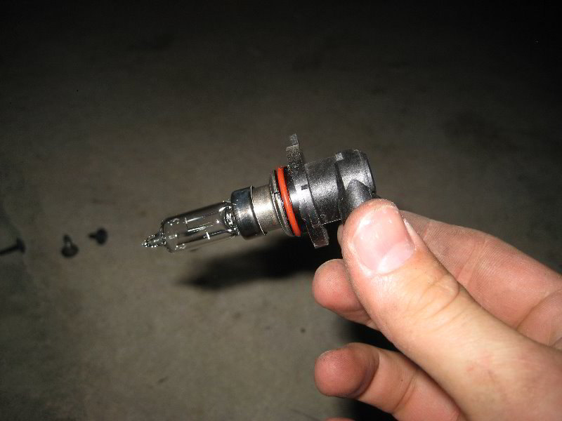 Nissan-Armada-Headlight-Bulbs-Replacement-Guide-026