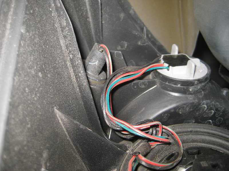 Nissan-Armada-Headlight-Bulbs-Replacement-Guide-035