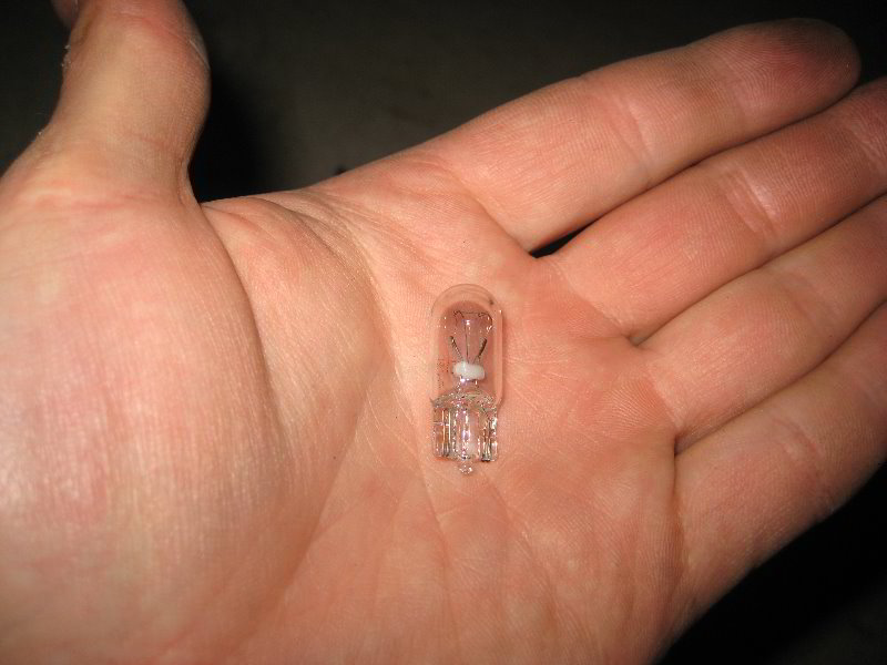 Nissan-Armada-Headlight-Bulbs-Replacement-Guide-037