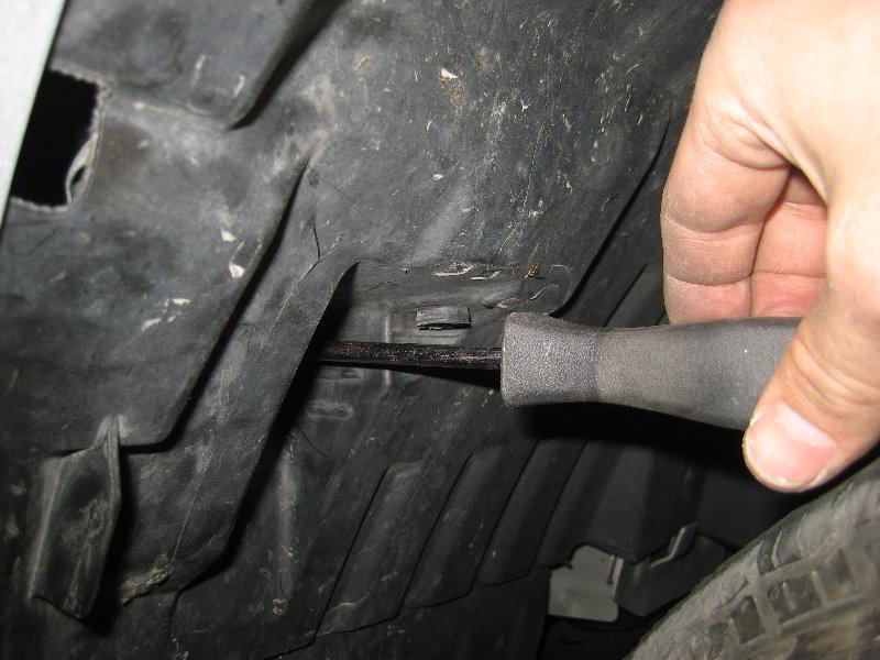 Nissan-Armada-Headlight-Bulbs-Replacement-Guide-040