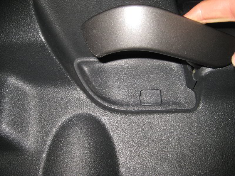 Nissan-Armada-Interior-Door-Panel-Removal-Guide-002