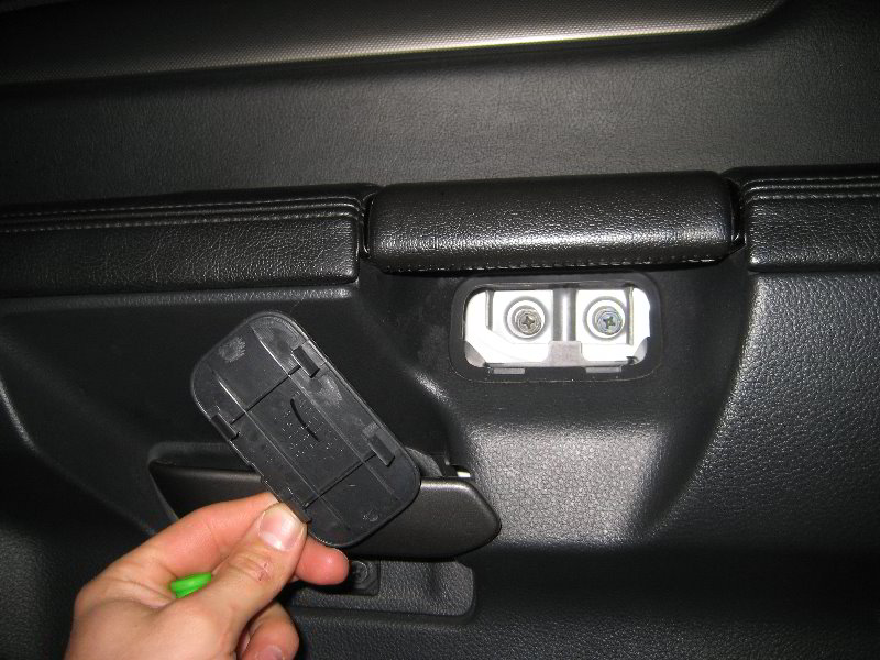 Nissan-Armada-Interior-Door-Panel-Removal-Guide-006