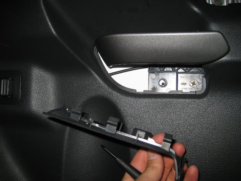 Nissan-Armada-Interior-Door-Panel-Removal-Guide-009