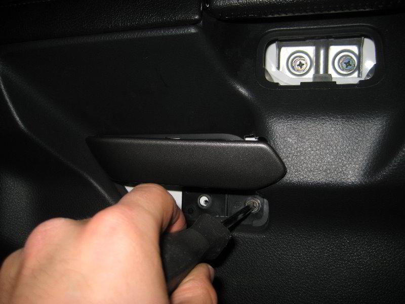 Nissan-Armada-Interior-Door-Panel-Removal-Guide-010