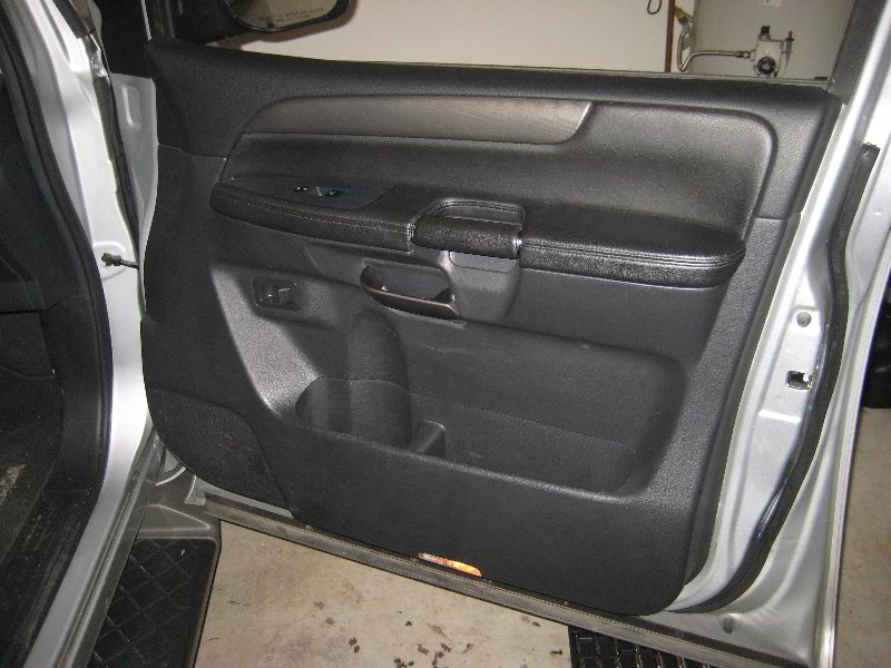 Nissan-Armada-Interior-Door-Panel-Removal-Guide-045