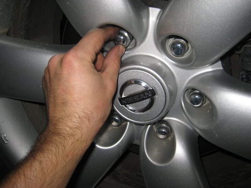 Nissan-Armada-Rear-Brake-Pads-Replacement-Guide-004