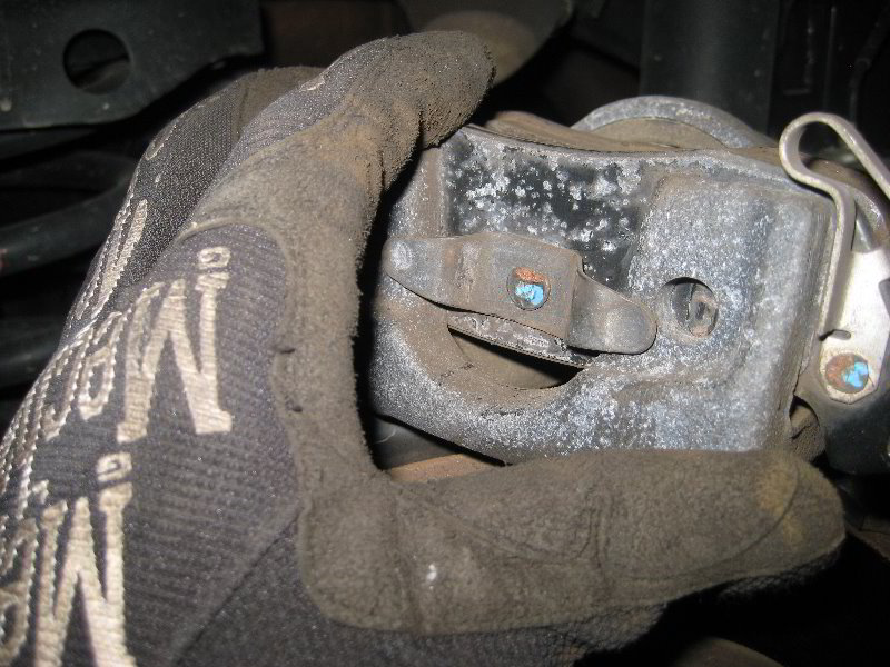 Nissan-Armada-Rear-Brake-Pads-Replacement-Guide-023