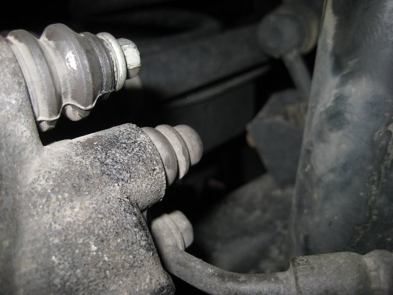 Nissan-Armada-Rear-Brake-Pads-Replacement-Guide-032