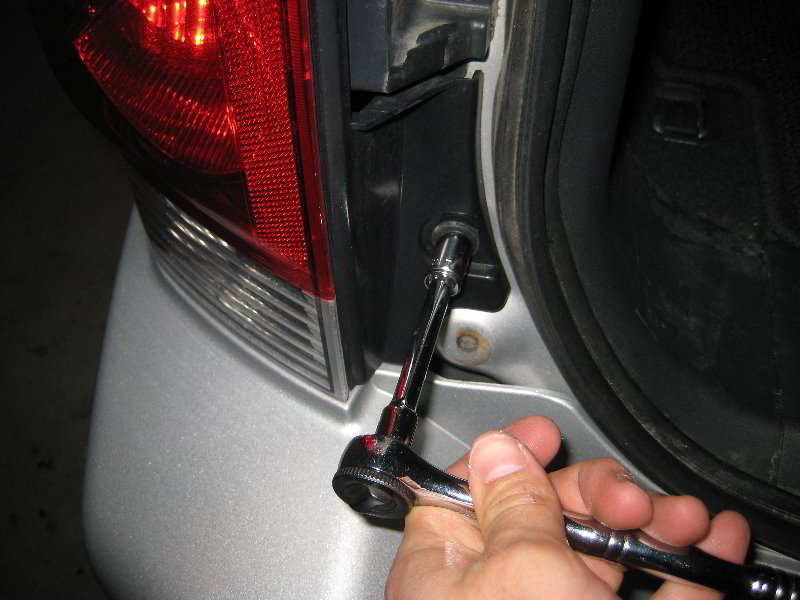 Nissan-Armada-Tail-Light-Bulbs-Replacement-Guide-003