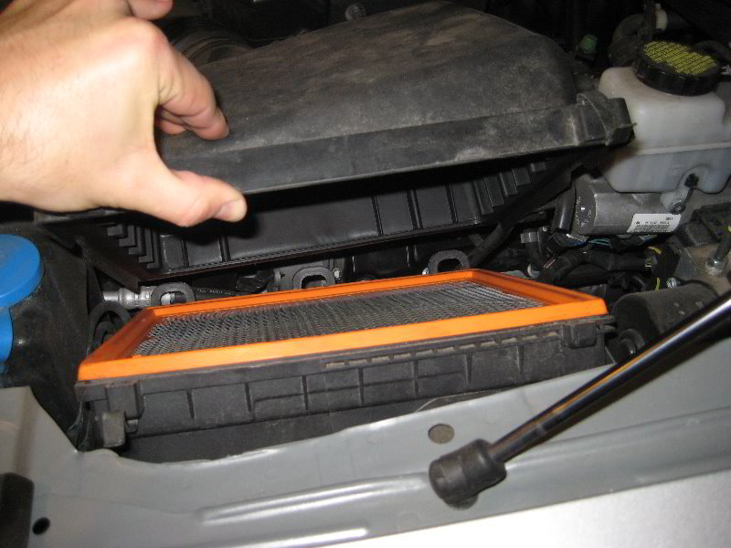 NissanArmadaVK56DEV8EngineAirFilterReplacementGuide004