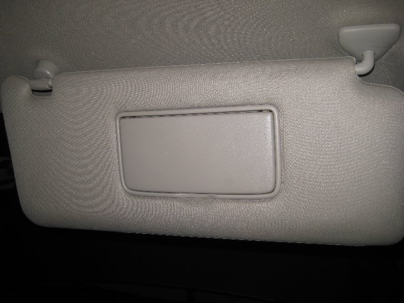 Nissan-Armada-Vanity-Mirror-Light-Bulb-Replacement-Guide-001