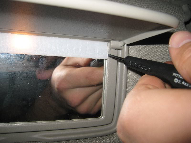 Nissan-Armada-Vanity-Mirror-Light-Bulb-Replacement-Guide-003