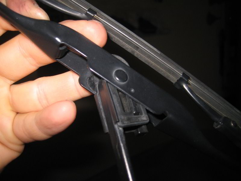 Nissan-Armada-Windshield-Wiper-Blades-Replacement-Guide-007