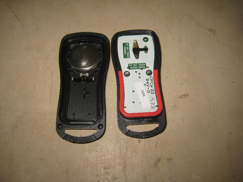 Nissan-Frontier-Key-Fob-Battery-Replacement-Guide-005