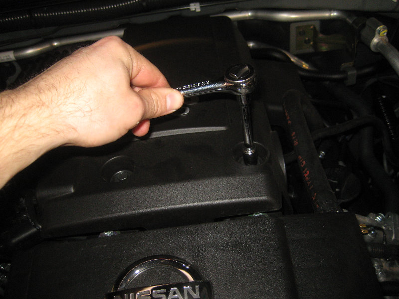 Nissan-Frontier-VQ40DE-V6-Engine-Serpentine-Belt-Replacement-Guide-003