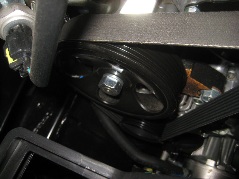 Nissan-Frontier-VQ40DE-V6-Engine-Serpentine-Belt-Replacement-Guide-019