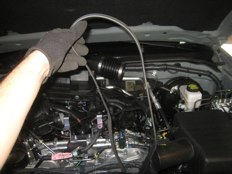 Nissan-Frontier-VQ40DE-V6-Engine-Serpentine-Belt-Replacement-Guide-024
