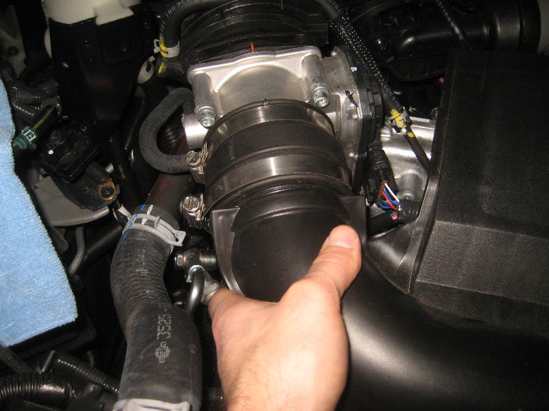 Nissan-Frontier-VQ40DE-V6-Engine-Serpentine-Belt-Replacement-Guide-040