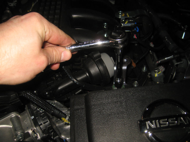 Nissan-Frontier-VQ40DE-V6-Engine-Serpentine-Belt-Replacement-Guide-044
