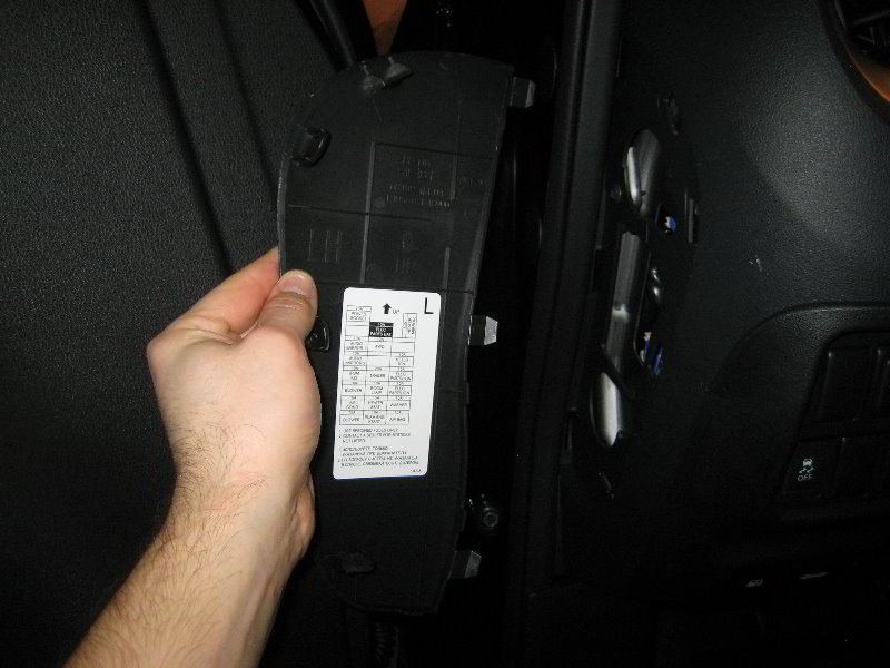 Nissan-Juke-Electrical-Fuse-Replacement-Guide-006