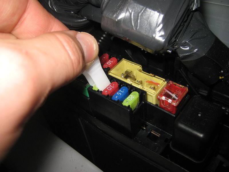 Nissan-Juke-Electrical-Fuse-Replacement-Guide-009