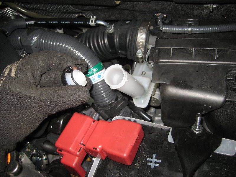 Nissan-Juke-Front-Brake-Pads-Replacement-Guide-021