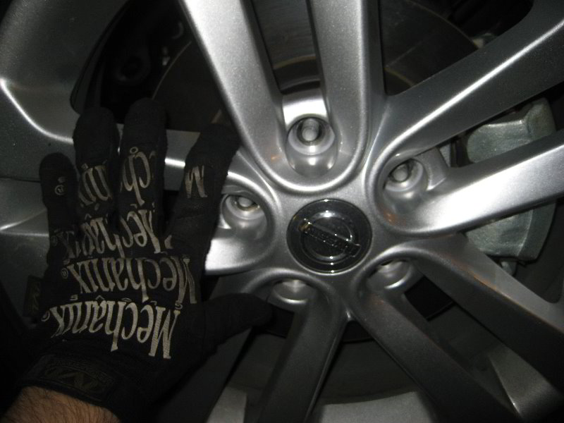 Nissan-Juke-Front-Brake-Pads-Replacement-Guide-032