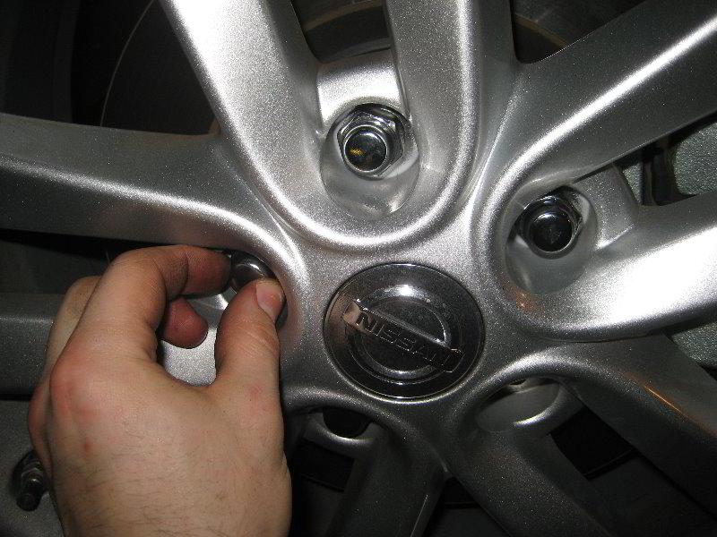 NissanJukeFrontBrakePadsReplacementGuide033